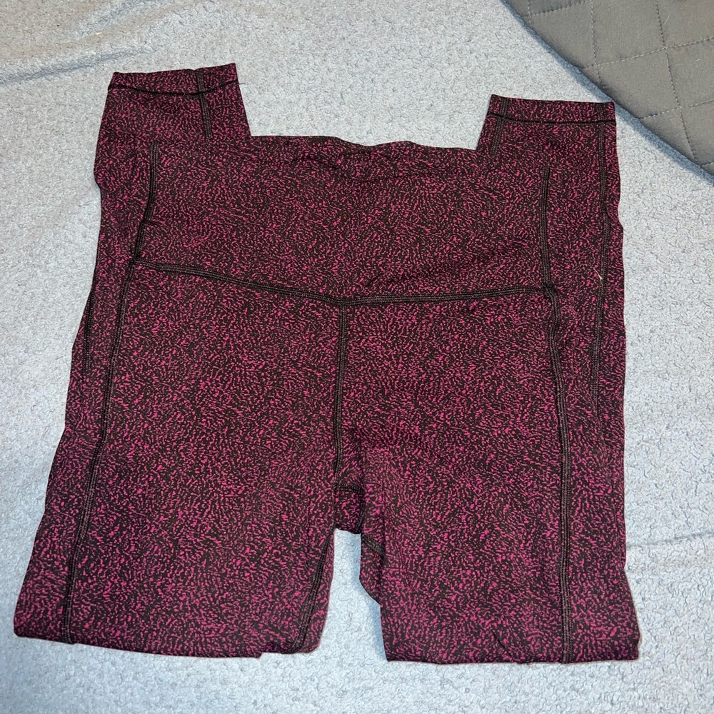 Athleta Ultimate Stash Texture 7/8 Pink and Black Tights